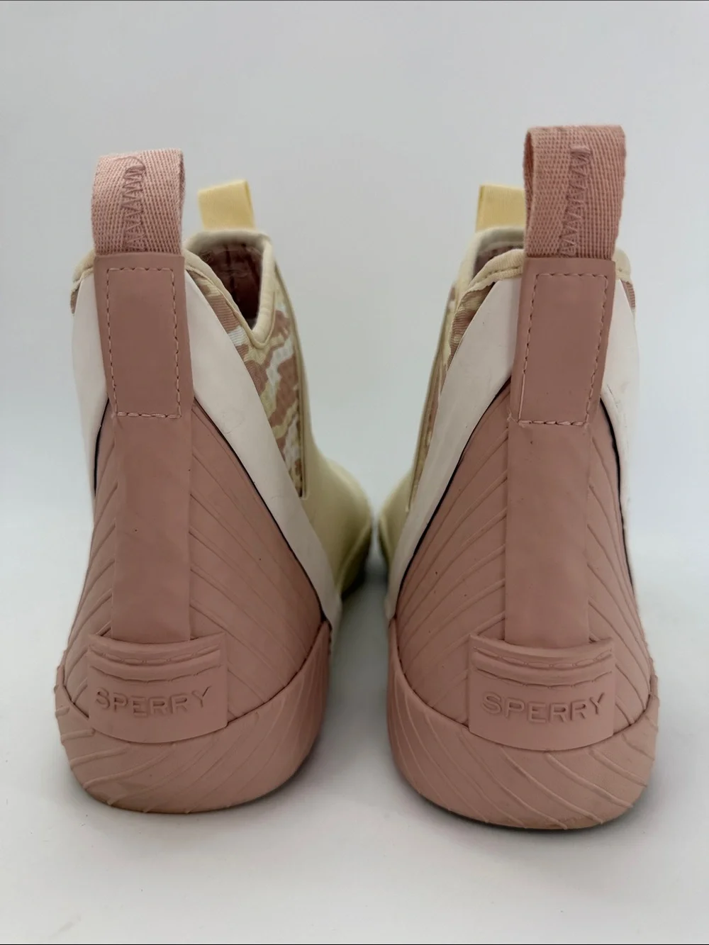 Sperry Womens Cream Chelsea Cutwater Deck Boot Size US 8.0M EU 39